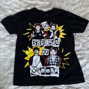 ⭐️3 for 20⭐️ 5 Seconds of Summer T-Shirt